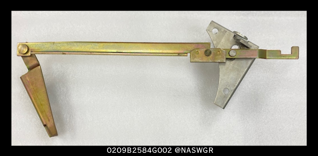 General Electric VB PowerVac Breaker Right Side Rack Out Arm Assembly PN: 0209B2584G002