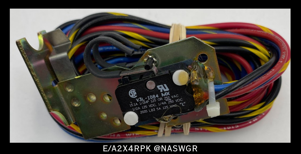Eaton E/A2X4RPK / 1493D44G07 EL/AUX DBL Switch - 125vDC/250vAC - Unused