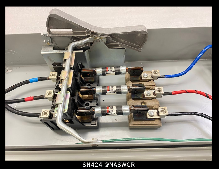 Siemens SN424 Enclosed Type 1 Switch ~ 200 Amp
