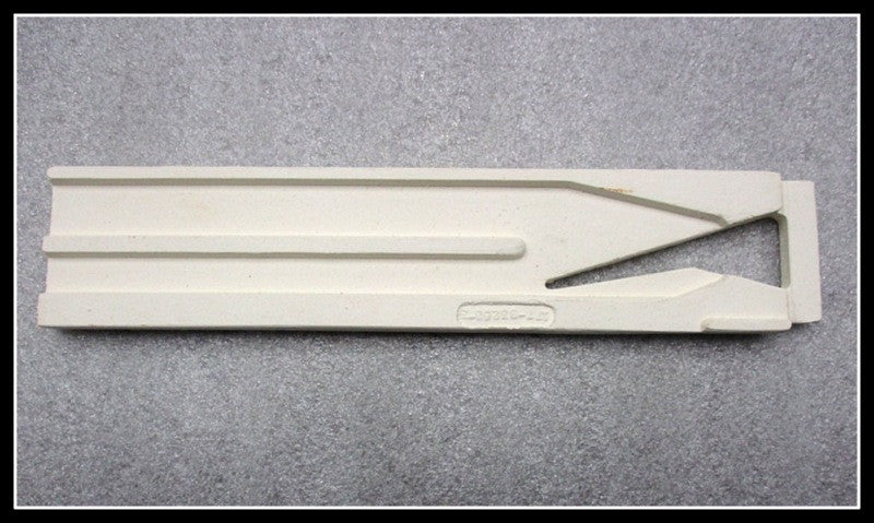 GE 177B3253P3 Limitamp IC302 / IC2814 Barrier Plate