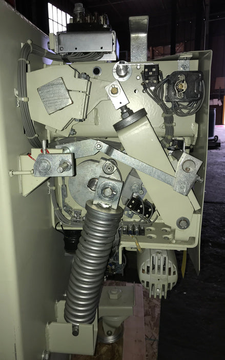 AM13.8-500-5H - General Electric Magne-blast 2000AMP Circuit breaker
