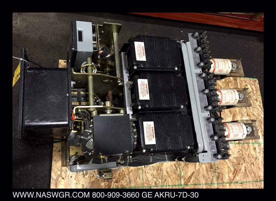 General Electric AKRU-7D-30 Fused Circuit Breaker (E/O,D/O) - 800 Amp