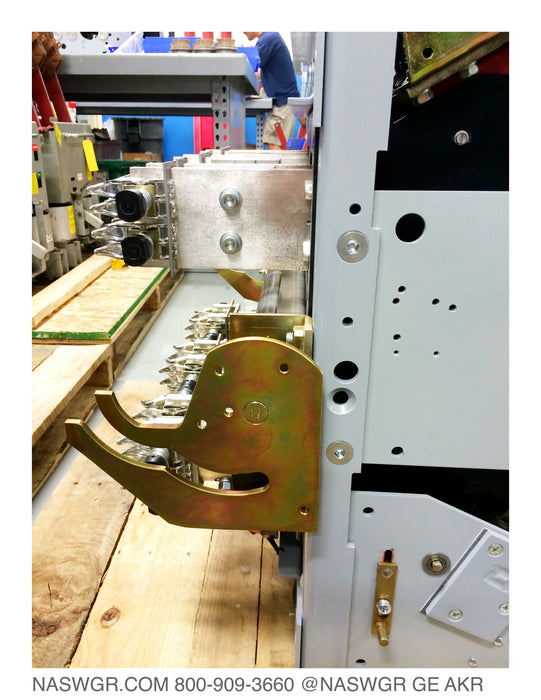 General Electric AKR-7D-75 Circuit Breaker (E/O,D/O) - 3200 Amp