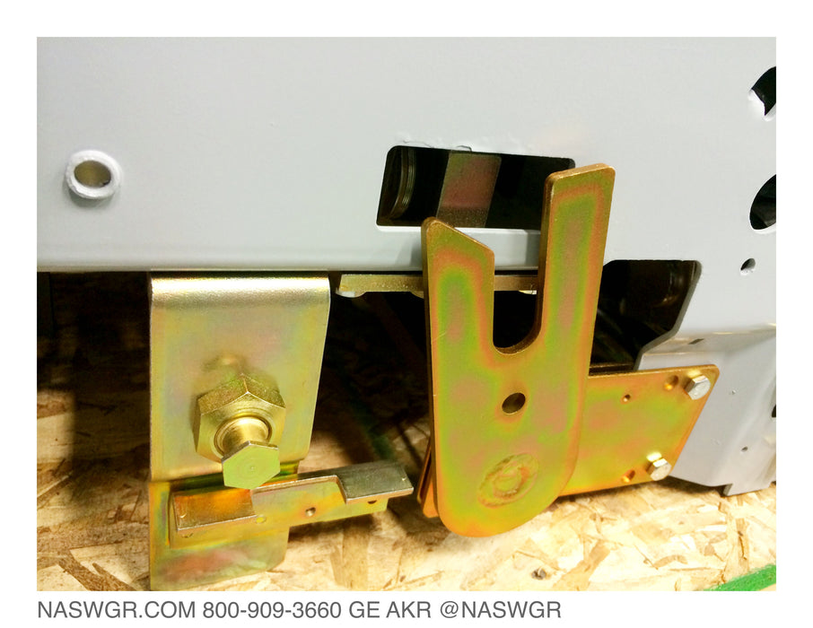 General Electric AKR-7D-30H Circuit Breaker (M/O,D/O) - 800 Amp