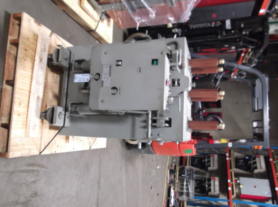 AM13.8-750-5H General Electric  Magne-Blast Circuit Breaker