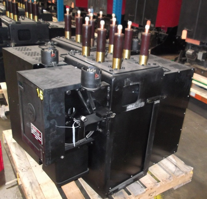 AM10-15 - General Electric 600AMP Magne-blast Circuit Breaker