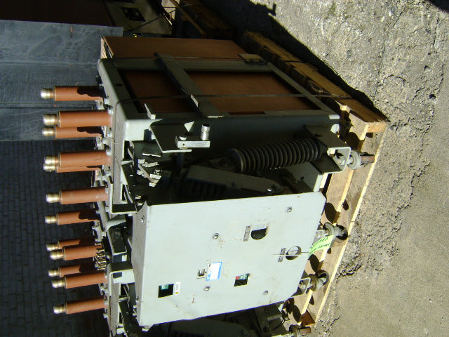 AM4.16-250-6H General Electric Magne-blast Circuit Breaker